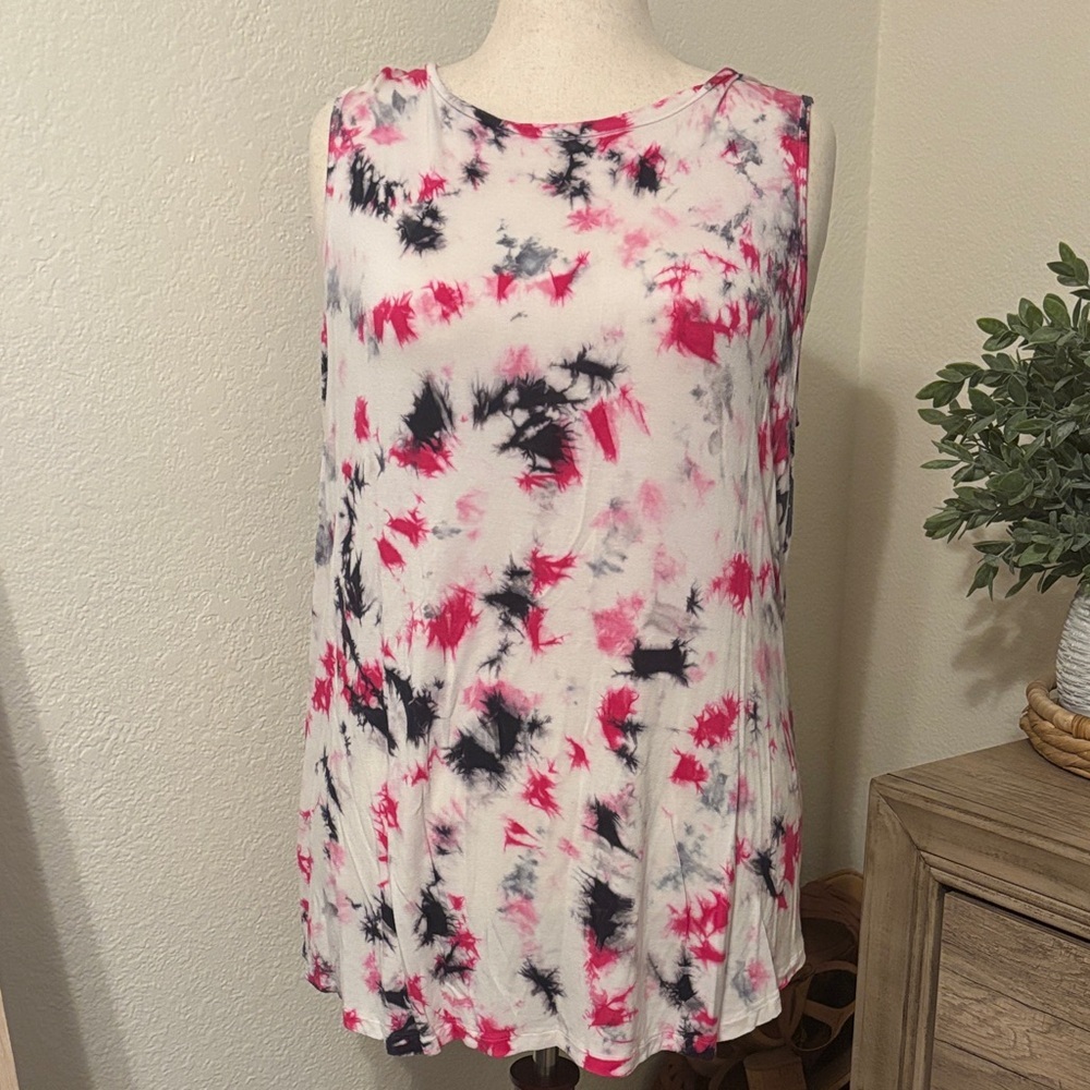 LIVI Tie-Dye Tank